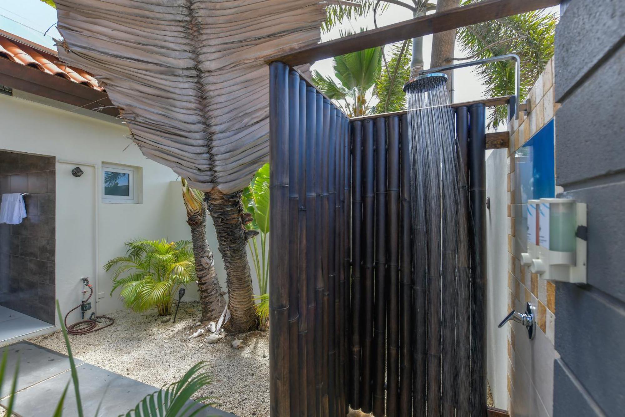 Boutique Hotel Swiss Paradise Aruba Villas And Suites Palm Beach Exterior foto